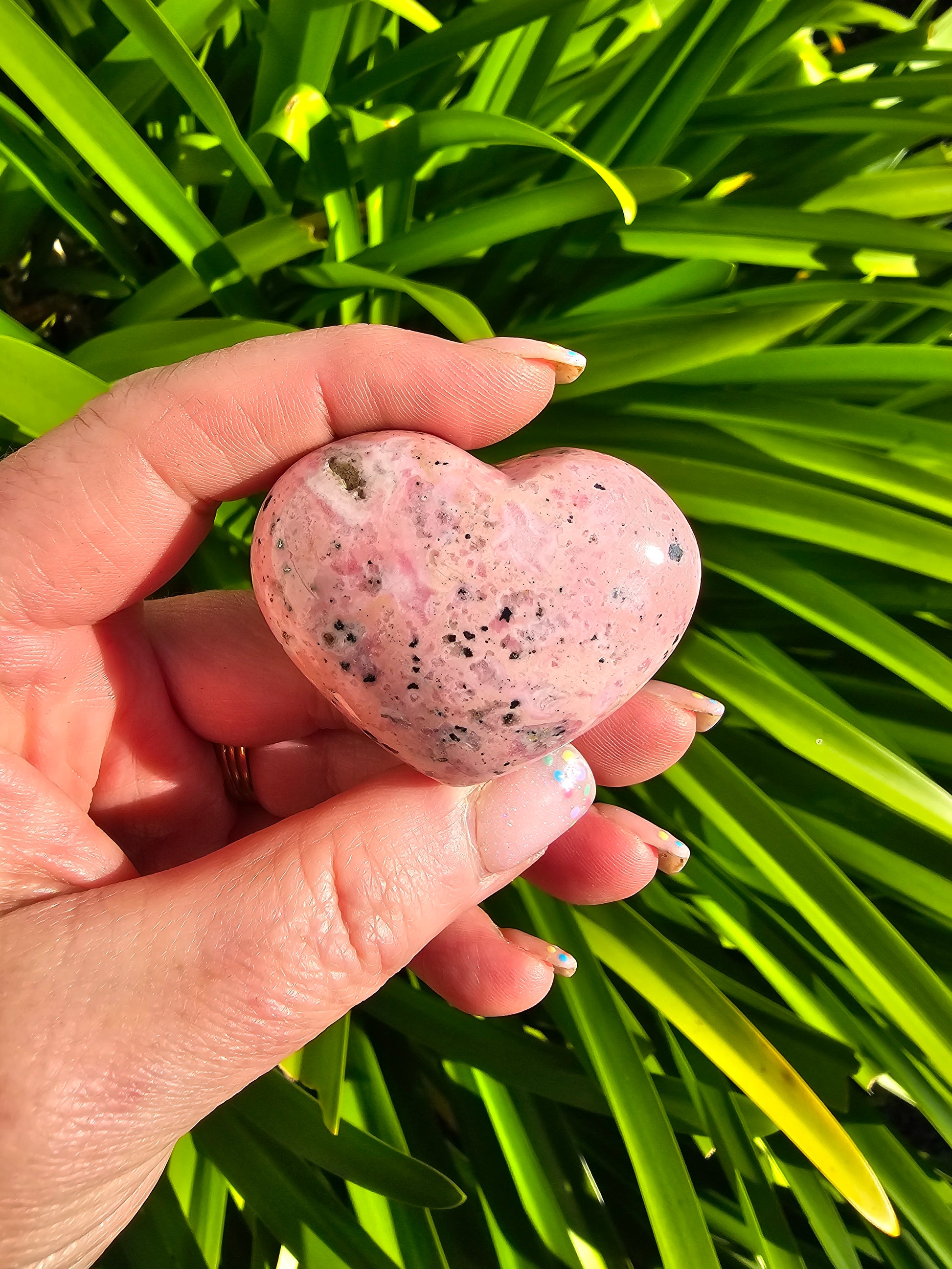 Peruvian Rhodonite Heart – Daughters And Co Crystals