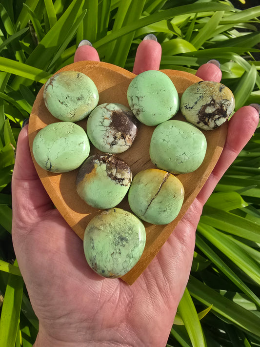 Lemon Chrysoprase Button