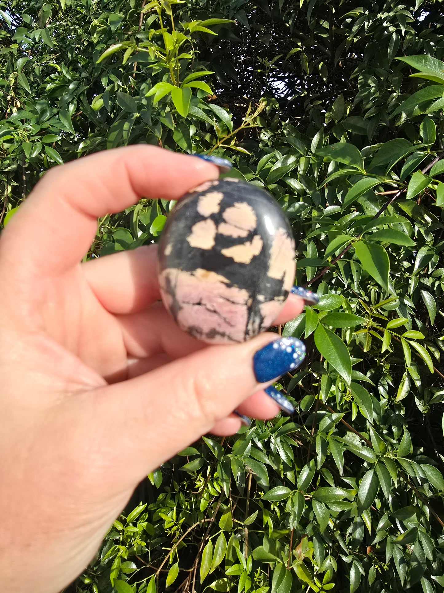 Rhodonite Palm Stone D