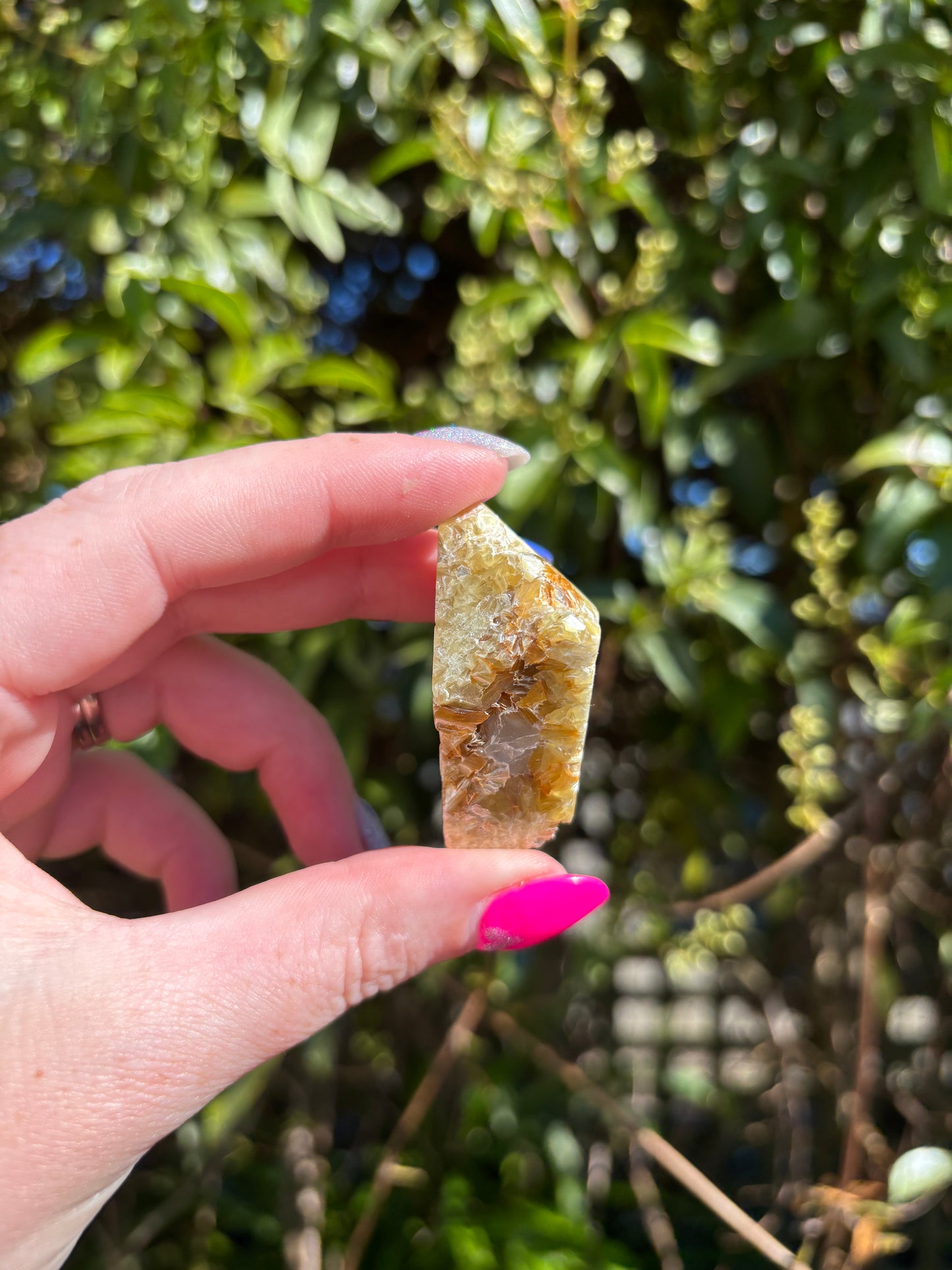 Golden Mica Free Form A