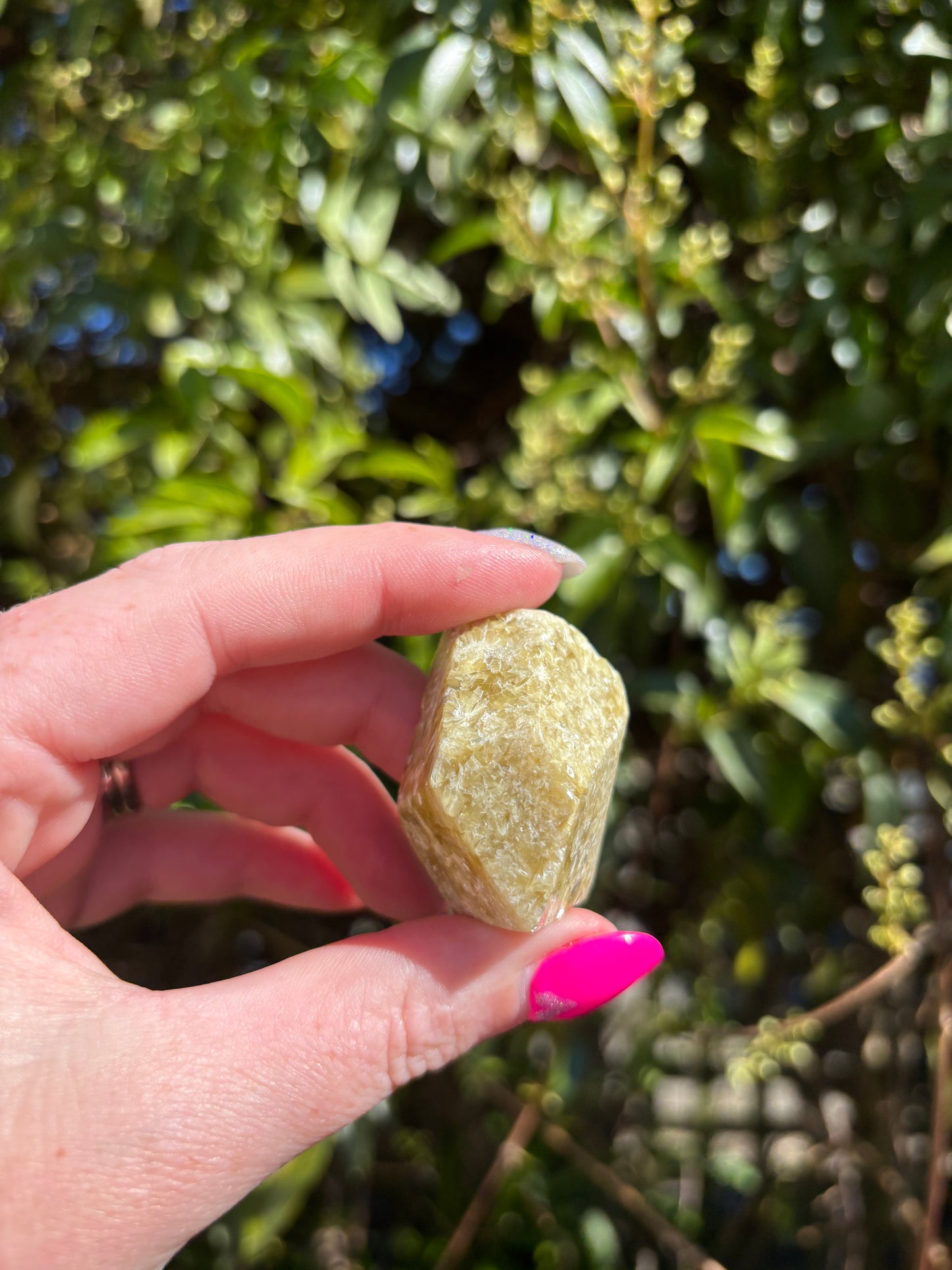 Golden Mica Free Form B