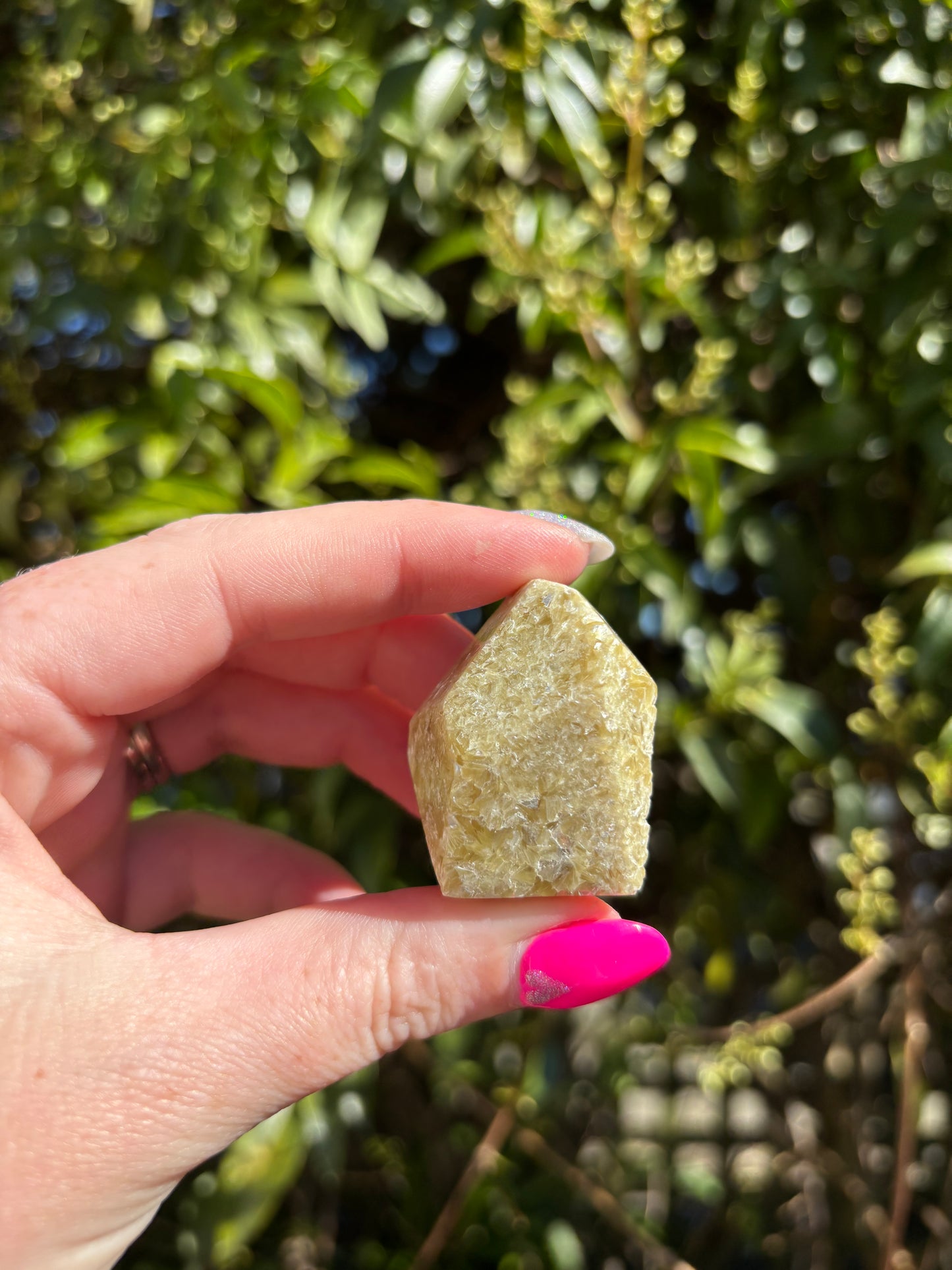 Golden Mica Free Form B