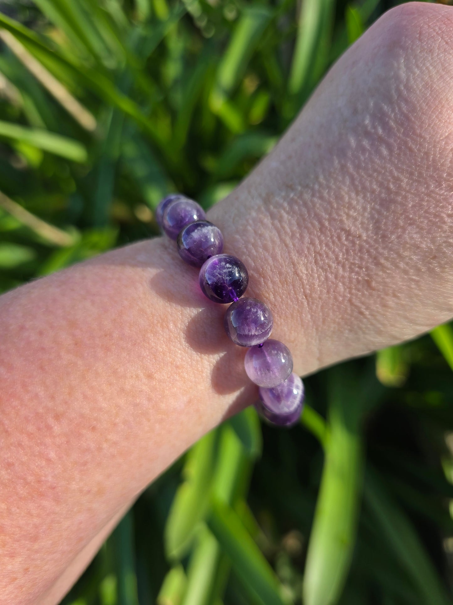 Chevron Amethyst | Round Bead Bracelet 10 mm