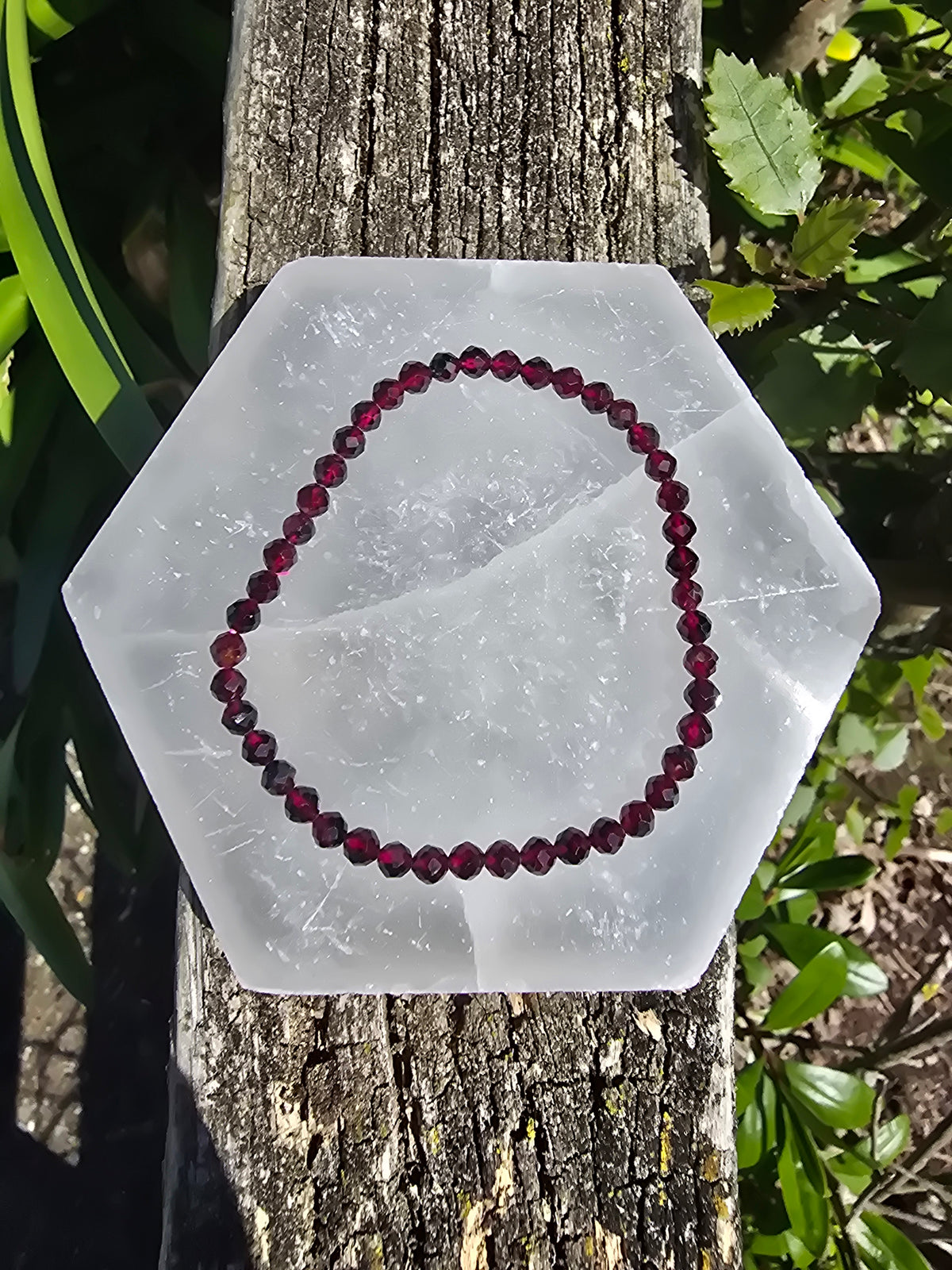 Garnet | Faceted Bead Bracelet 4 mm