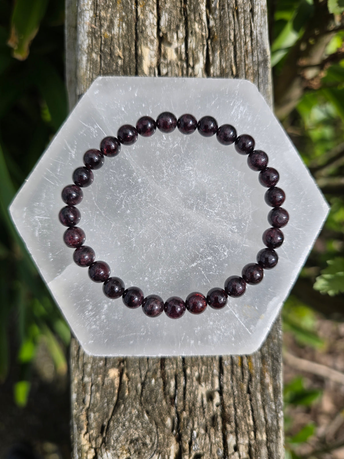 Garnet | Round Bead Bracelet 6 mm