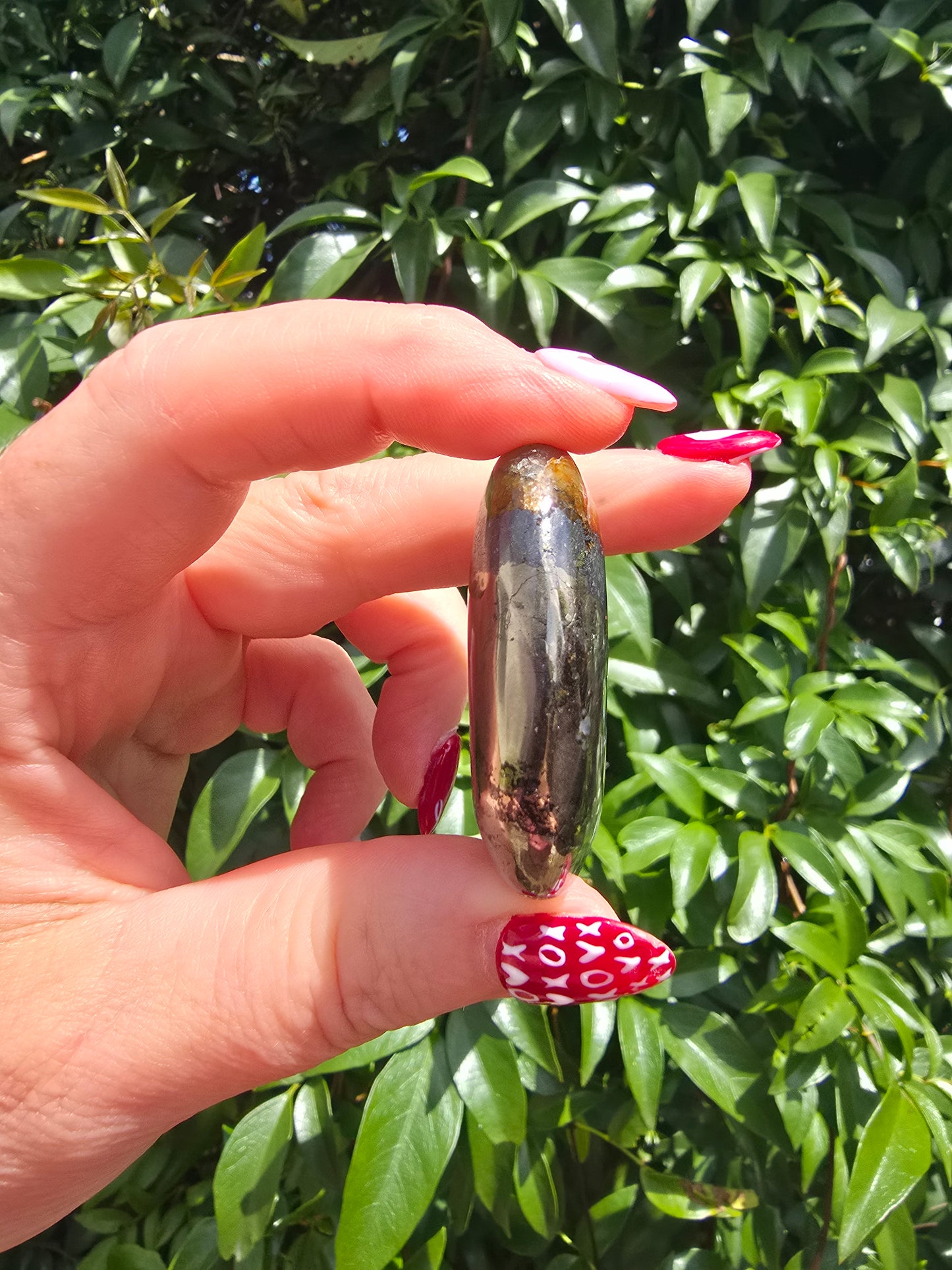 Lions Gate Quartz Palm Stone A