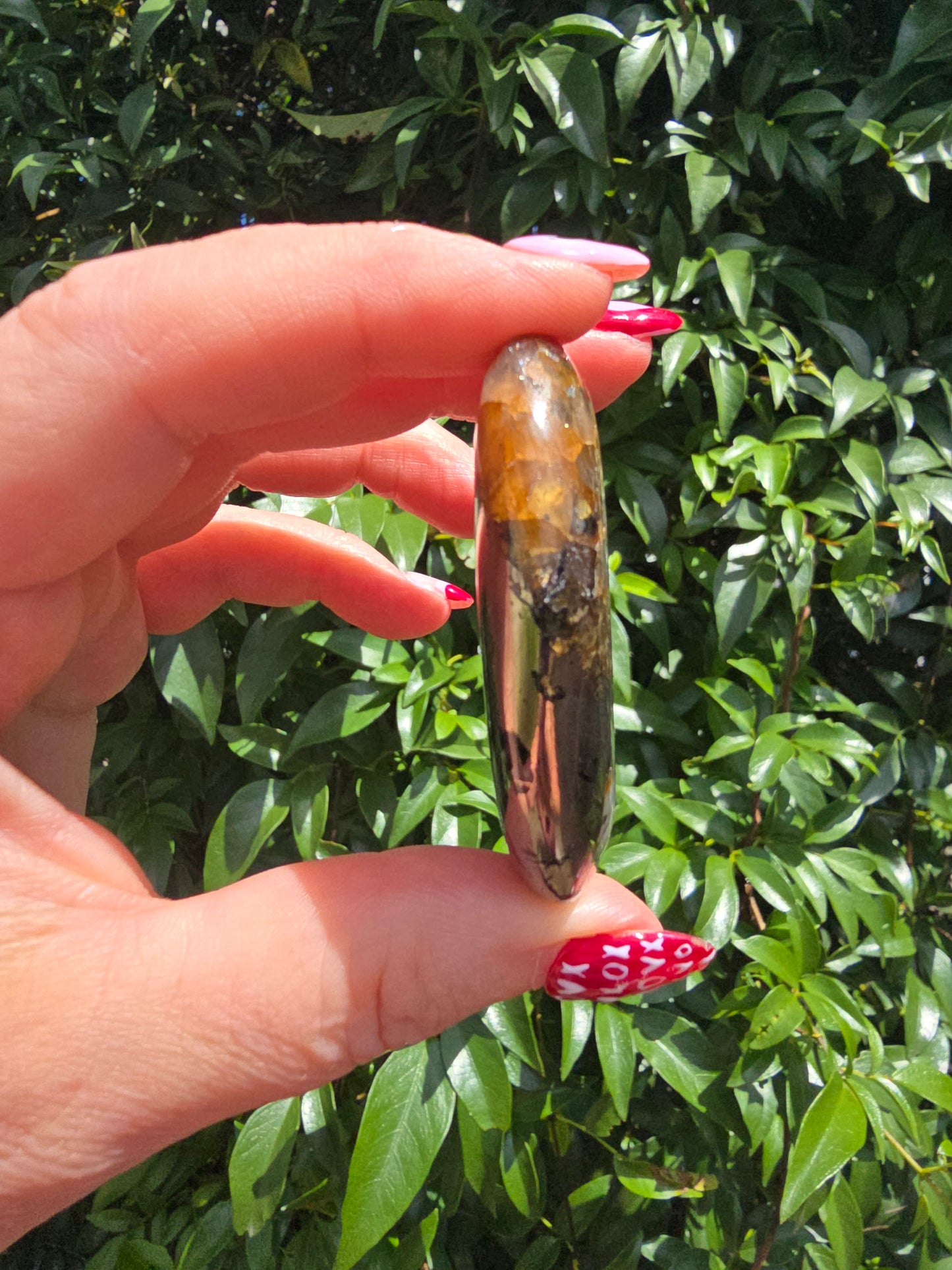 Lions Gate Quartz Palm Stone C