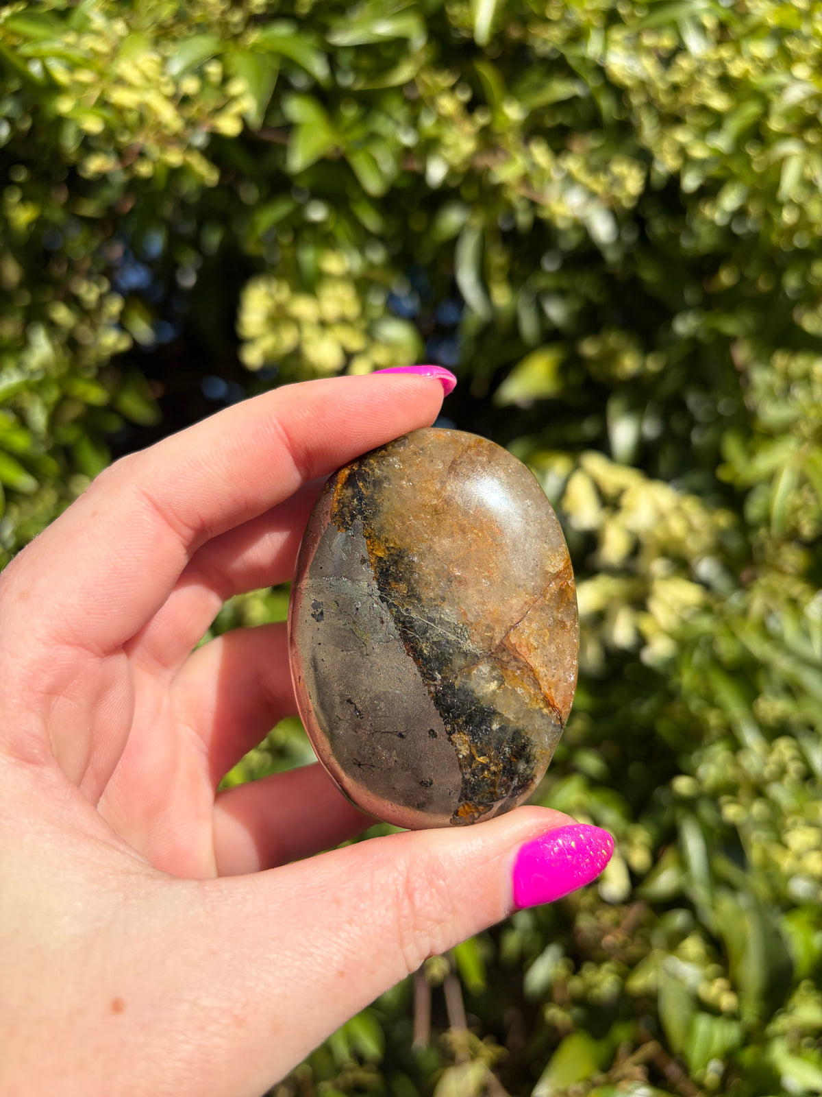 Lions Gate Quartz Palm Stone A