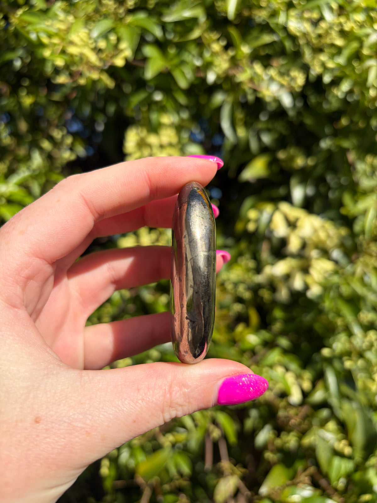 Lions Gate Quartz Palm Stone A
