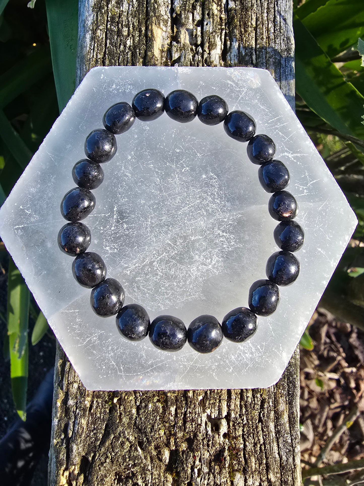 Nuummite  | Nugget Bead Bracelet 8 mm