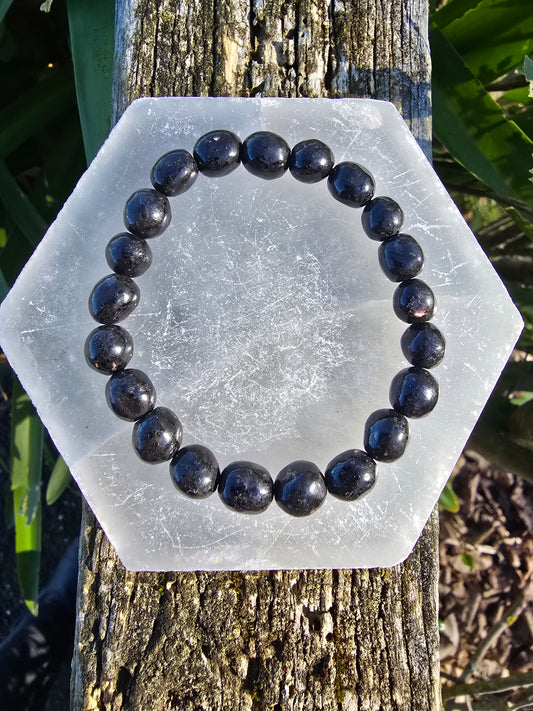 Nuummite  | Nugget Bead Bracelet 8 mm