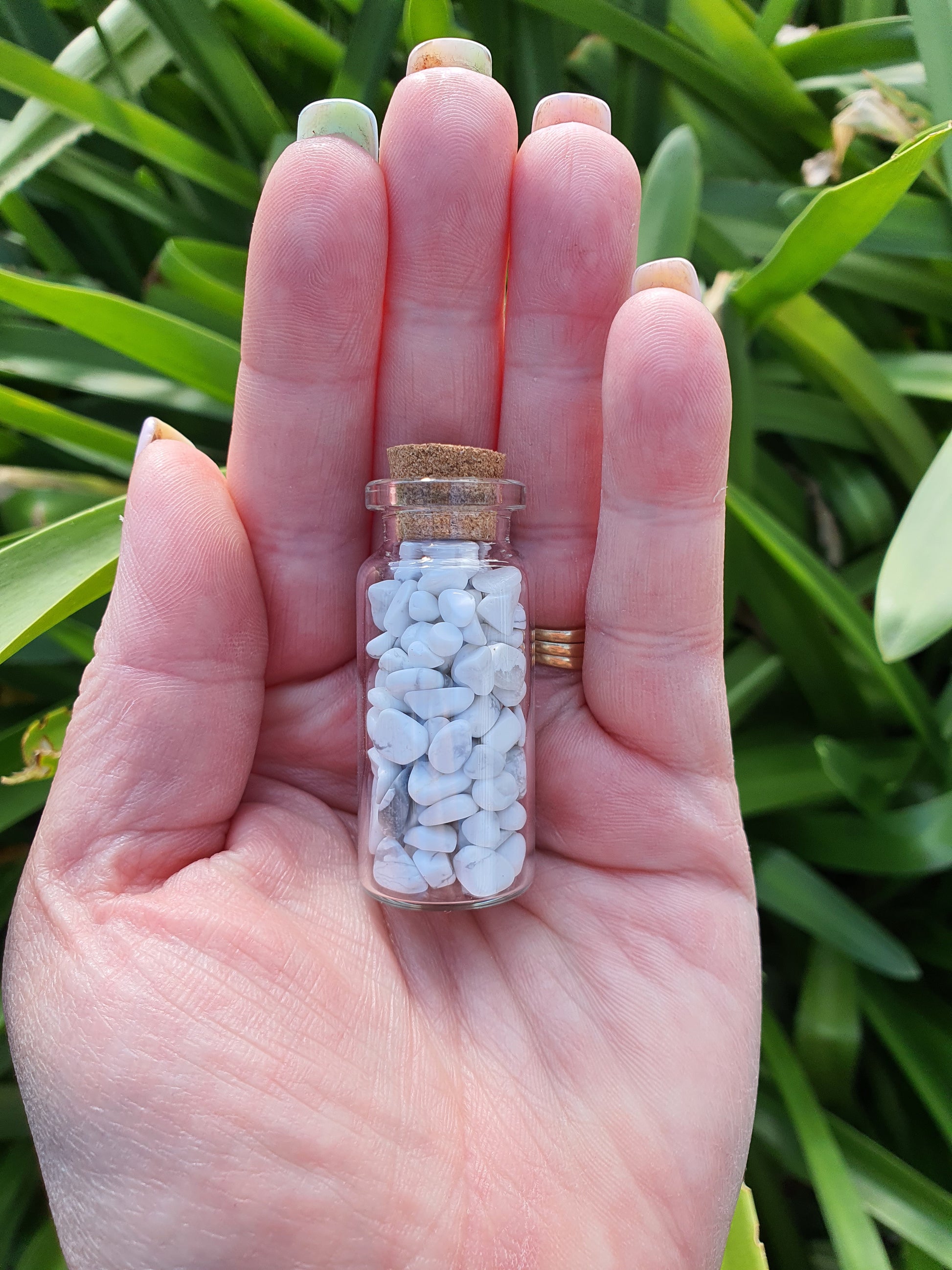 Howlite Chip Bottle – Daughters And Co Crystals
